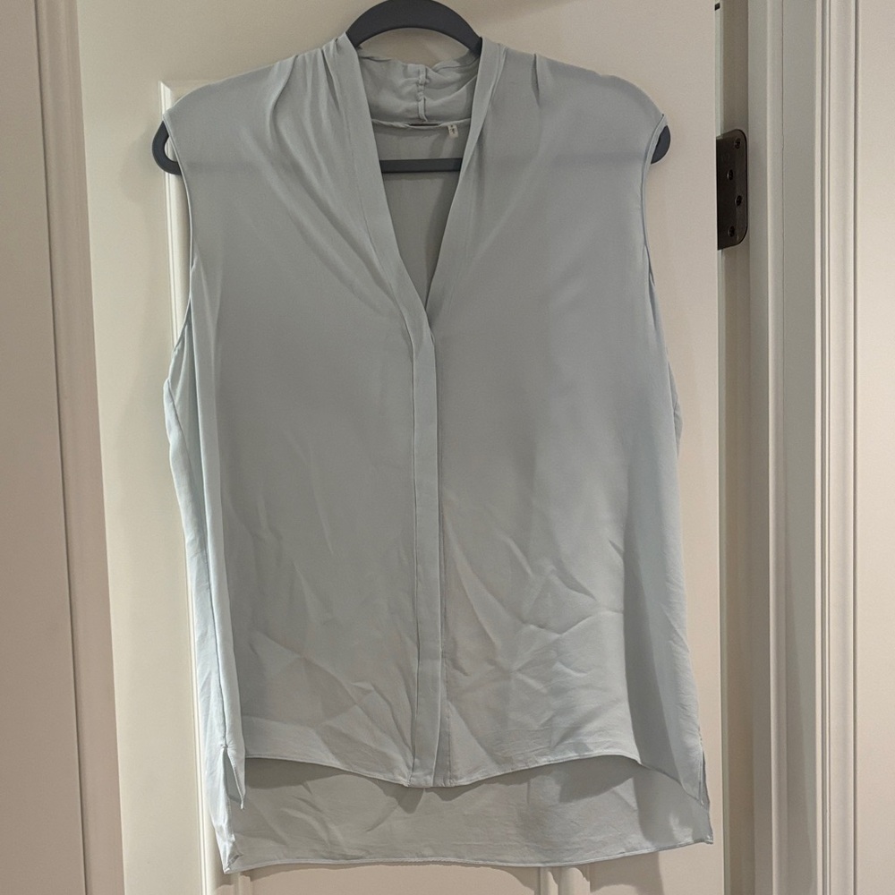 Elie Tahari Light Gray Sleeveless Blouse